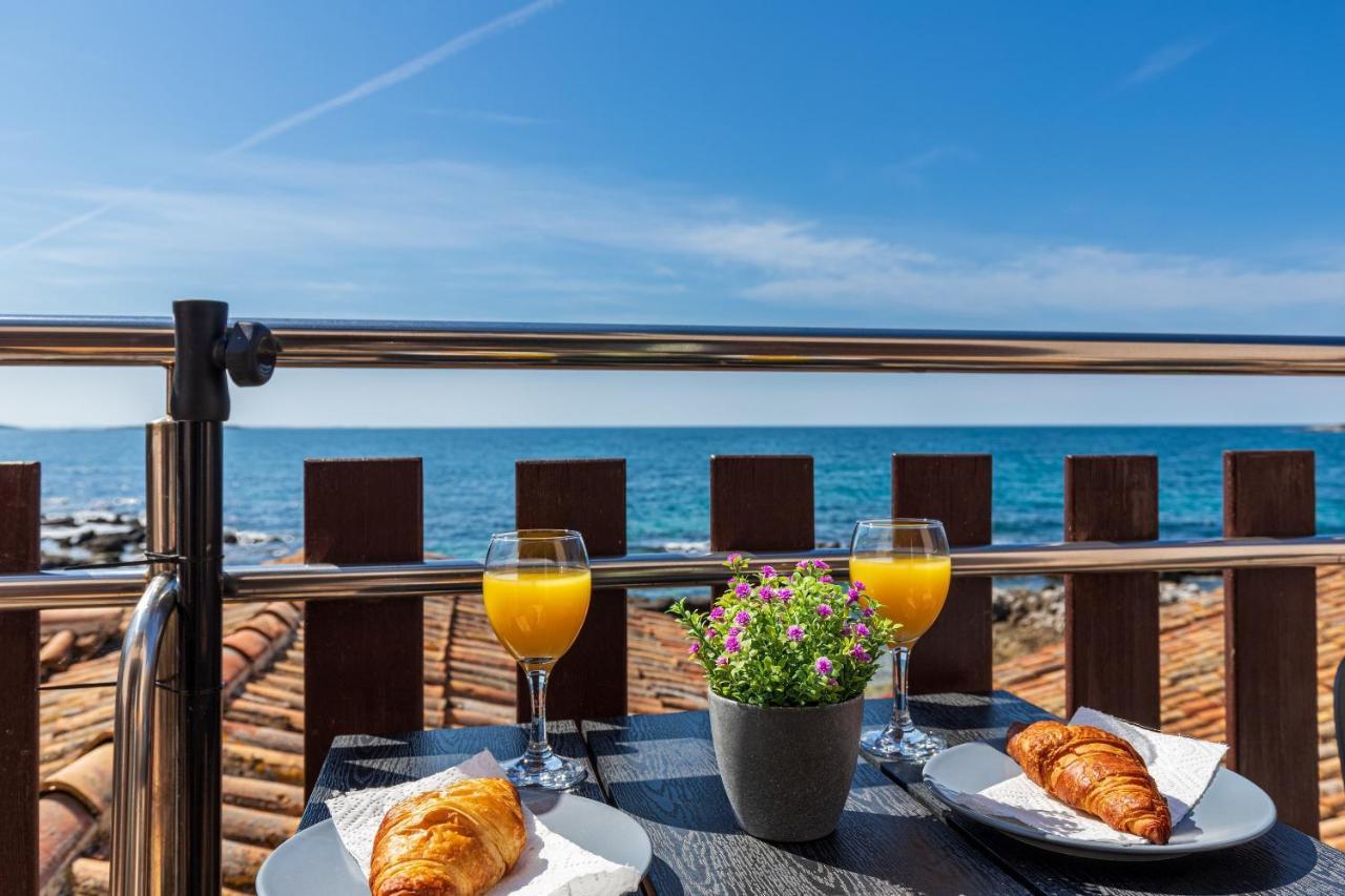 Cuvi Beach Apartments Rovinj Exterior foto